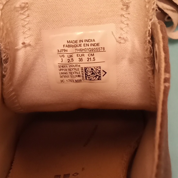 Youth Converse shoes - Picture 3 of 3